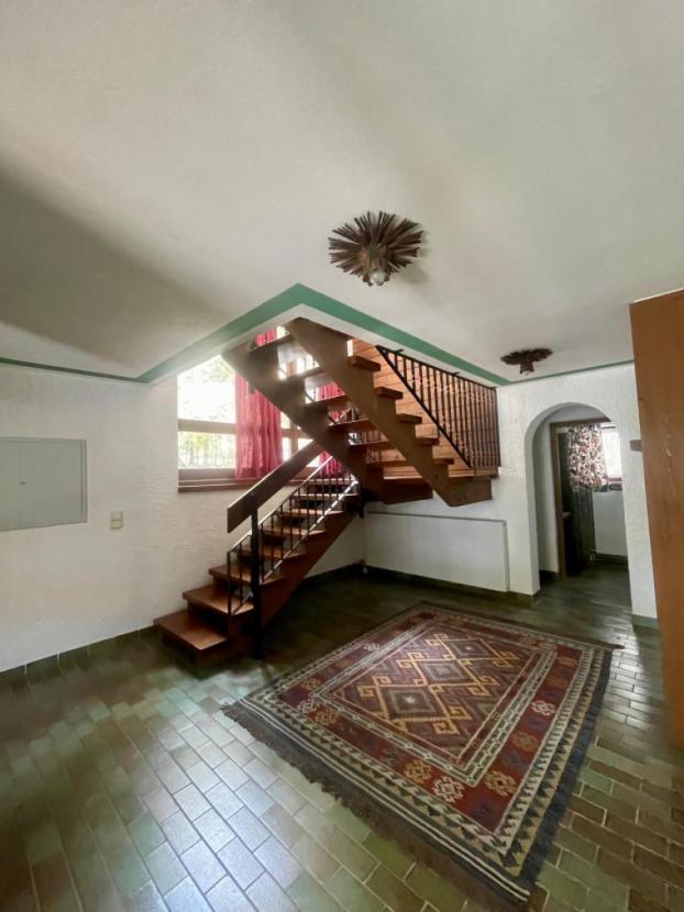 Treppenhaus u. Diele EG