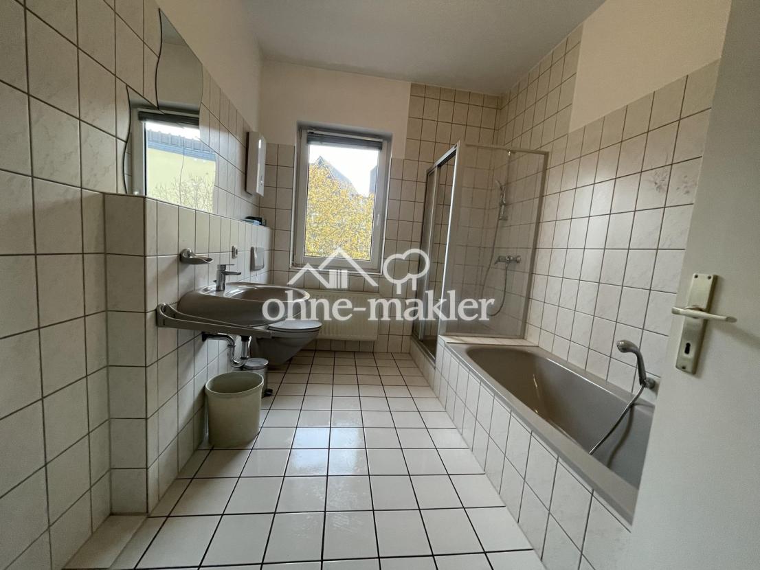 Bad mit Fenster nach Süden 