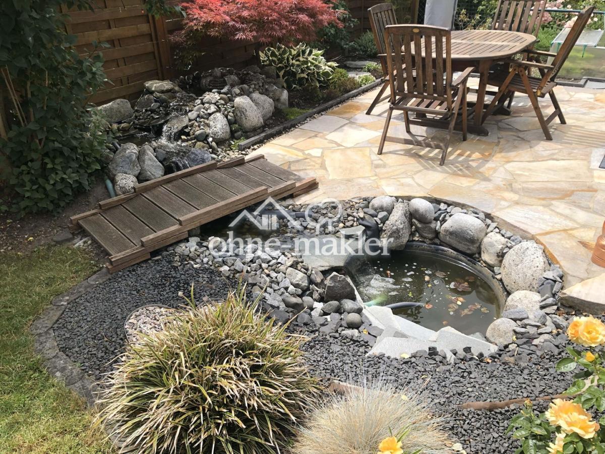 Plätschernder Bachlauf