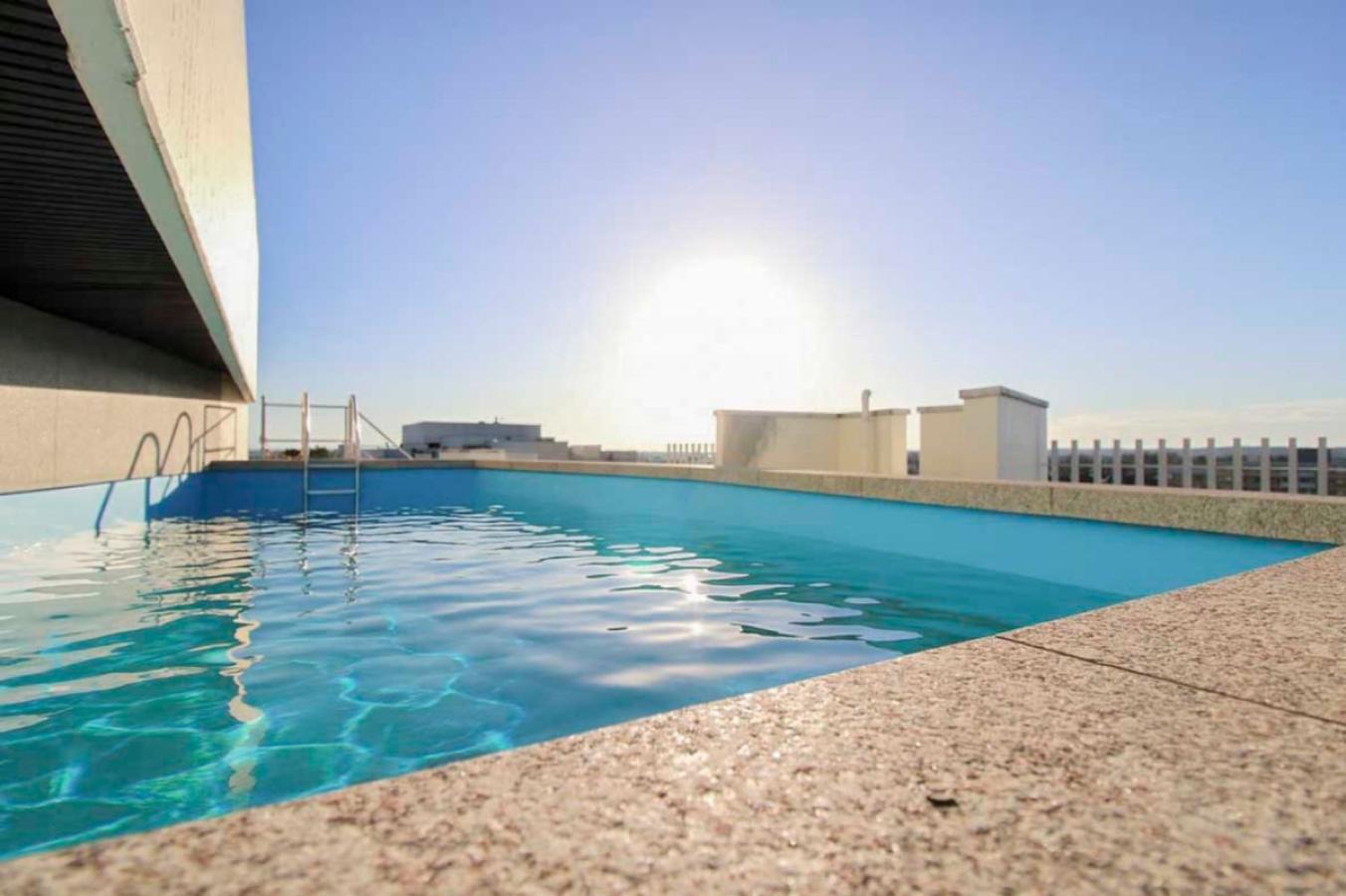 Pool befüllt - Dach