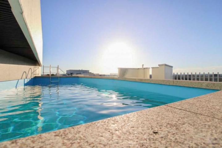 Pool befüllt - Dach