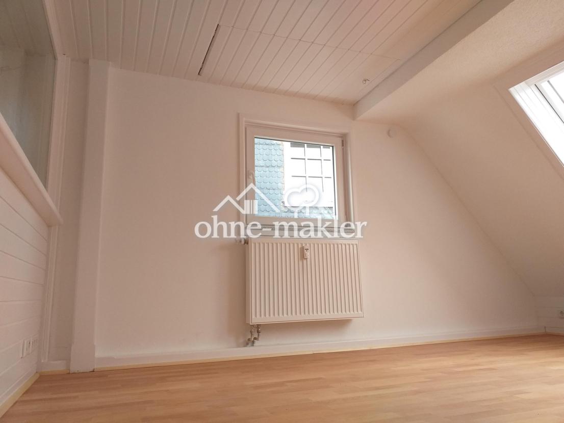 Wohn-Schlafzimmer DG