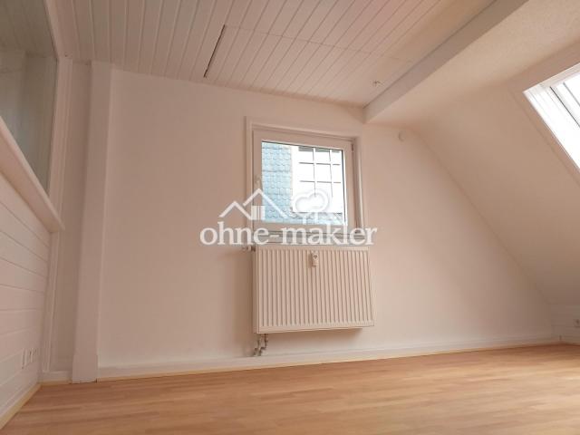 Wohn-Schlafzimmer DG