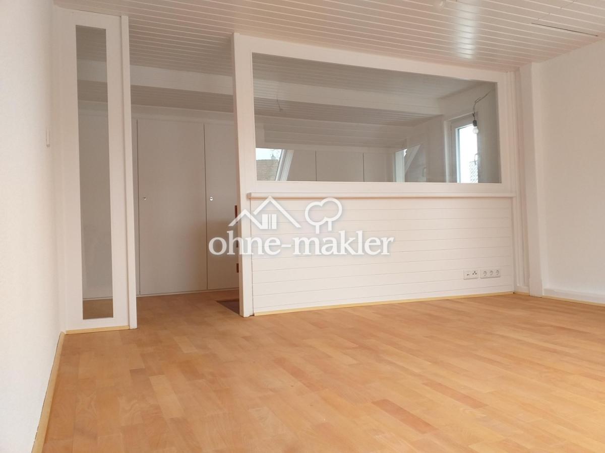 Wohn- Schlafzimmer DG