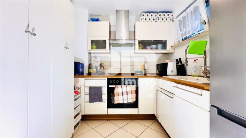 Küche mit Einbauküche