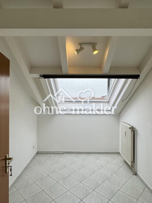 Arbeitszimmer (Zimmer 2)