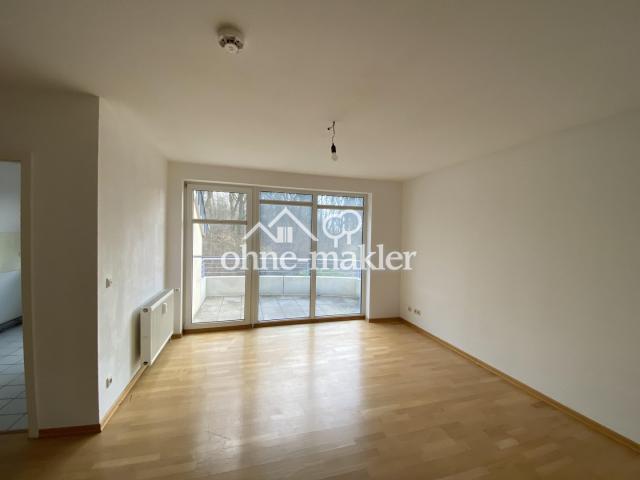 Wohnzimmer mit Zugang Balkon