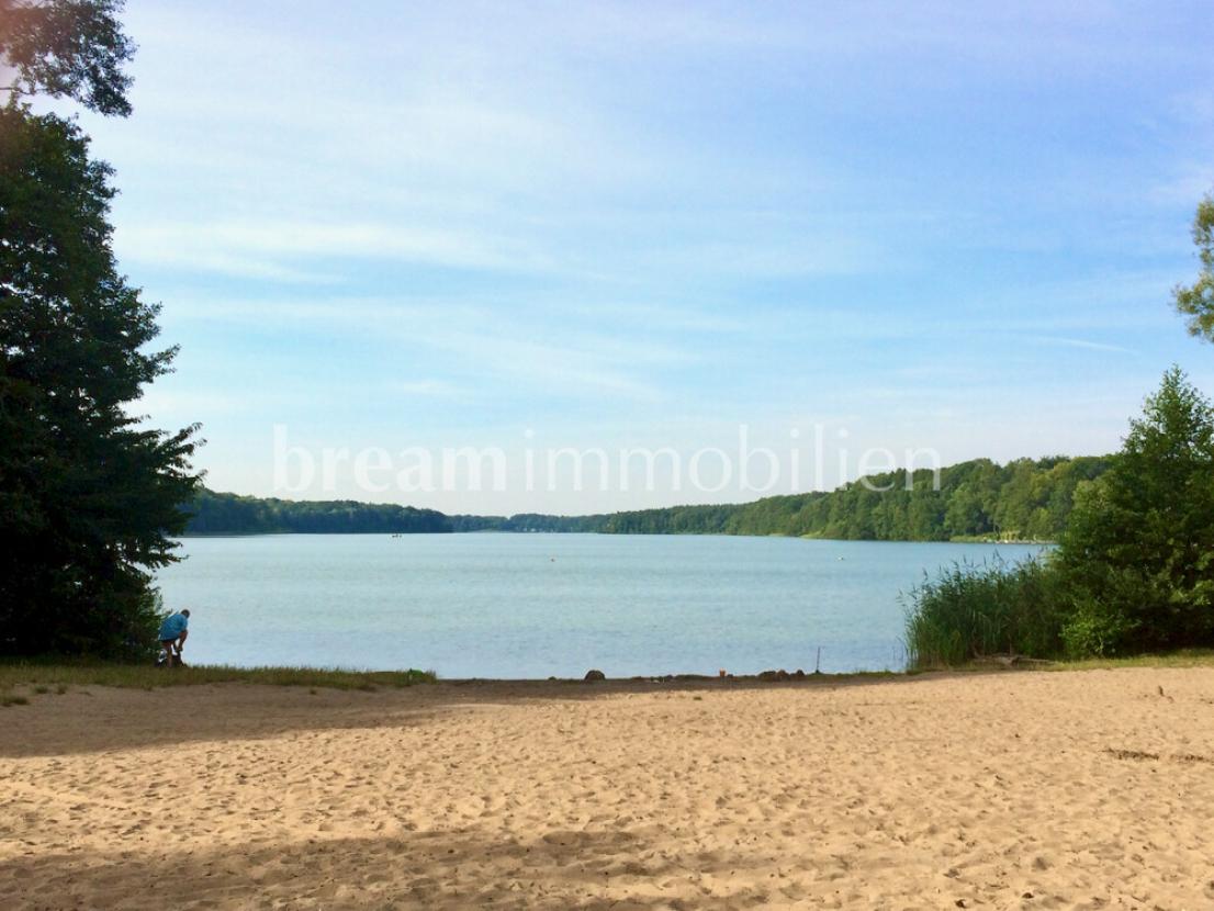 Strand am Sakrower See