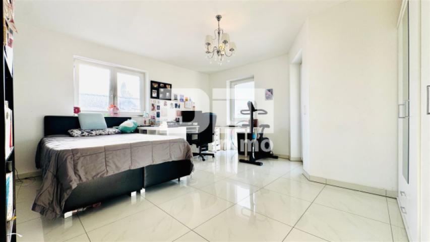 OG Schlafzimmer / Zugnag Balkon