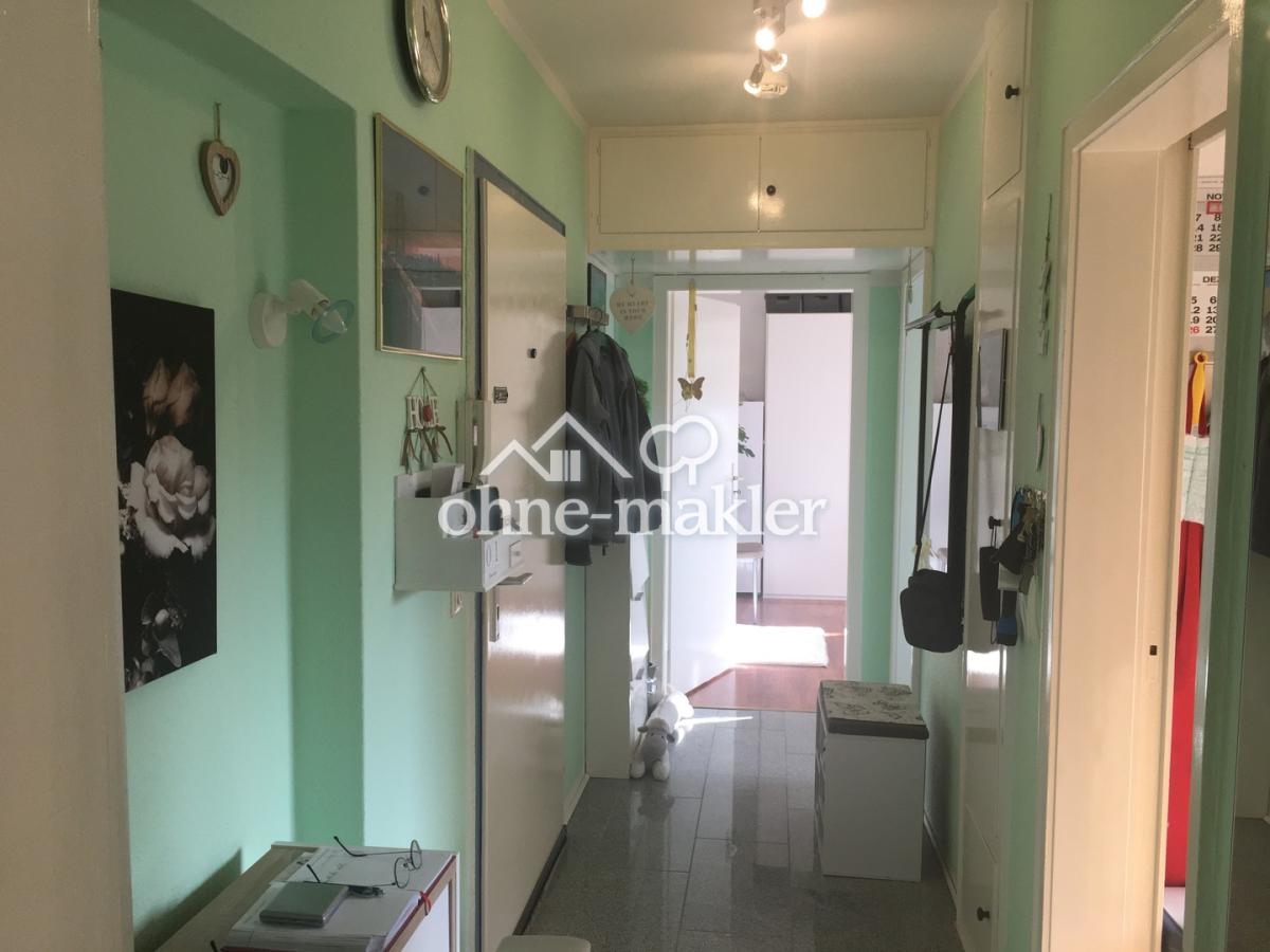 Flur mit div. Einbauten