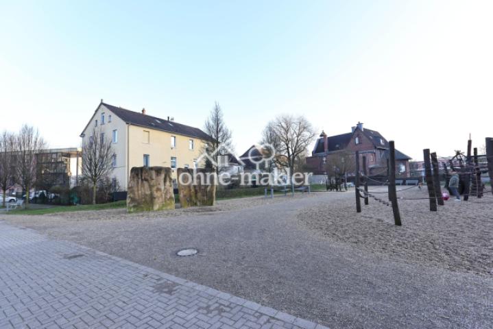 Spielplatz hinter dem Haus