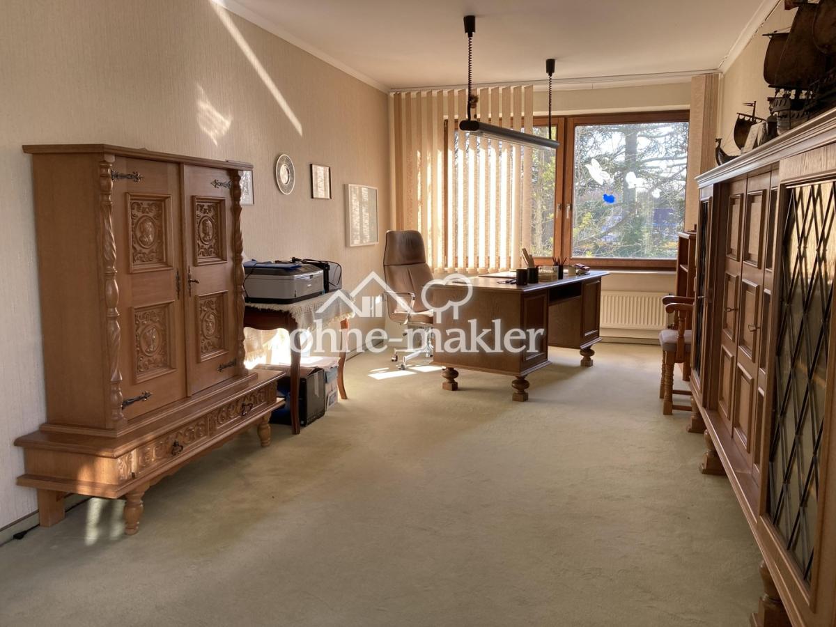 OG: Wohnraum / Arbeitszimmer..