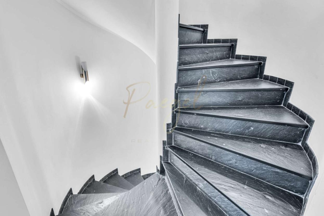 Treppe zum KG