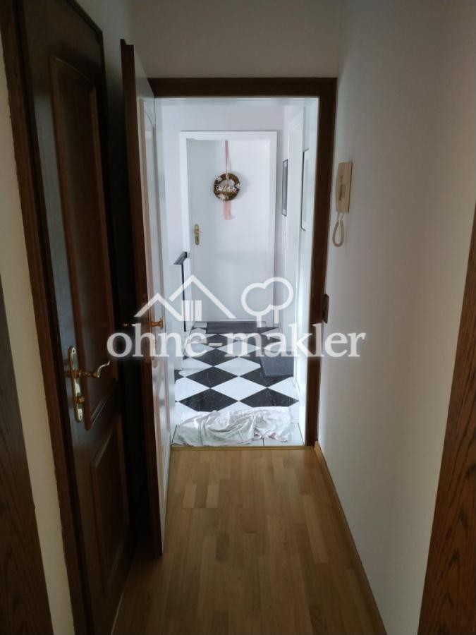 Flur mit Blick in Hausflur