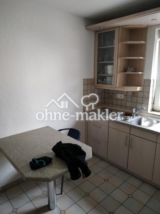 Integrierter Tisch in Küche