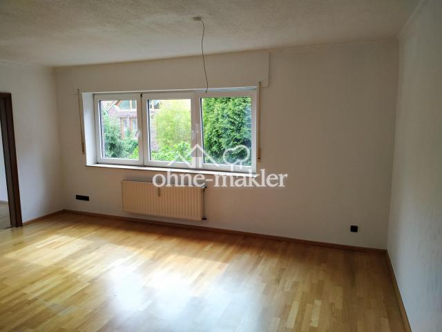 Wohnzimmer mit Gartenblick