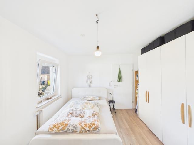 Schlafzimmer 1