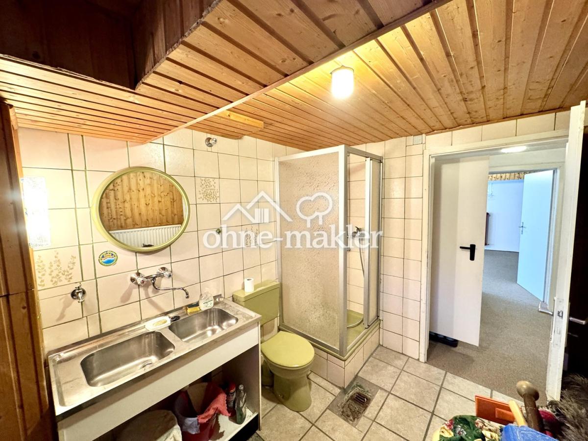 Waschküche mit Dusche, WC