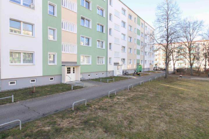 Frontansicht Wohnblock