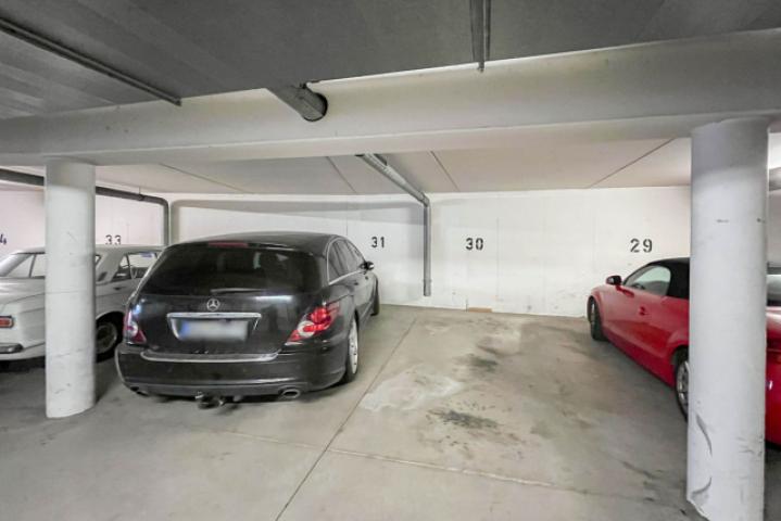 Tiefgaragenstellplatz