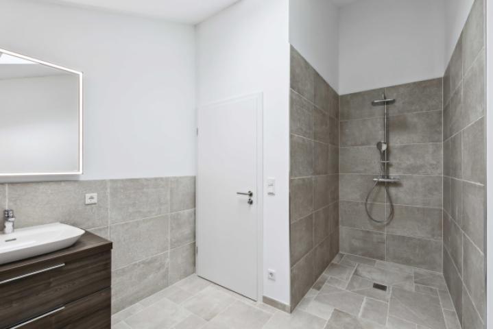 HS25_Badezimmer 2 - 1.OG