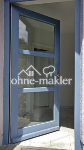 Hauseingang mit Wohnungstüre