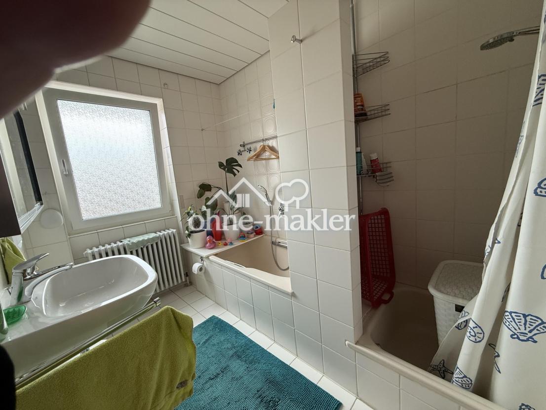 Tageslicht-Bad 1.OG links