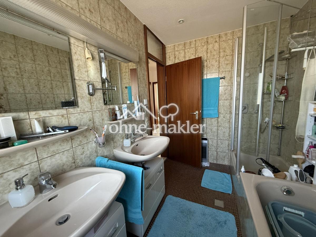 Tageslichtbad m. 2 Waschbecken