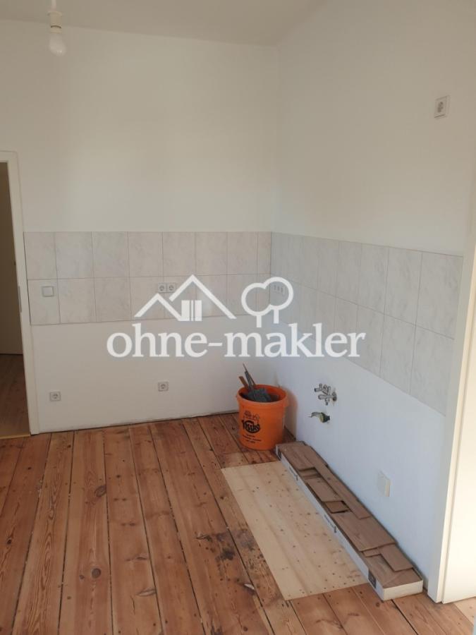 Küche mit Fliesenspiegel