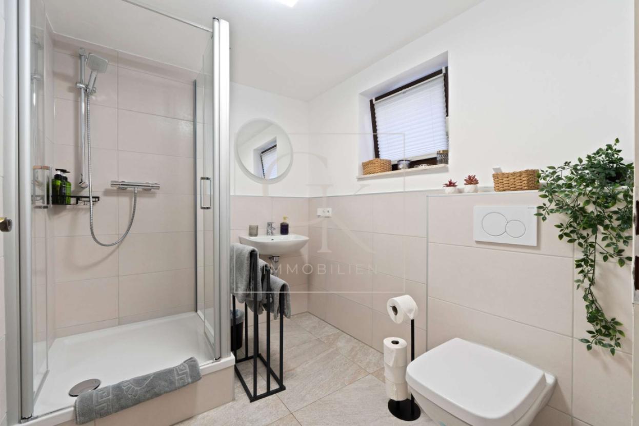 Badezimmer II UG-WHG 