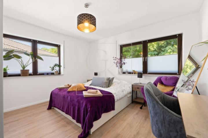 Schlafzimmer OG-Links