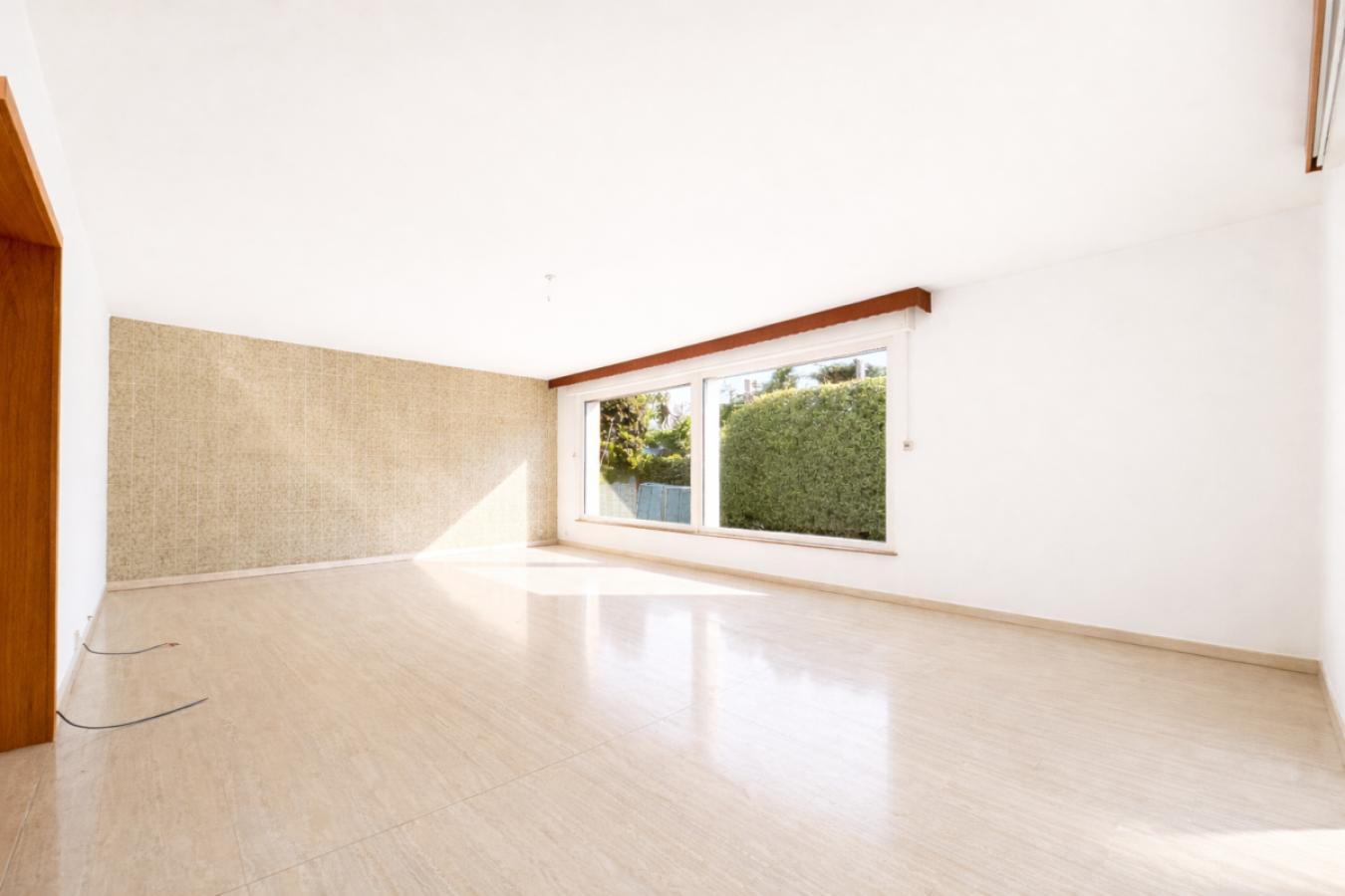 Großes Wohnzimmer mit...