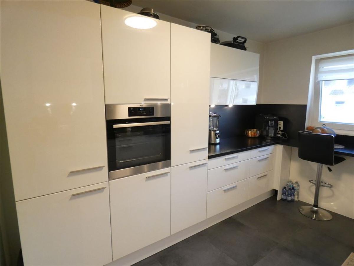 Einbauküche mit allen Geräten