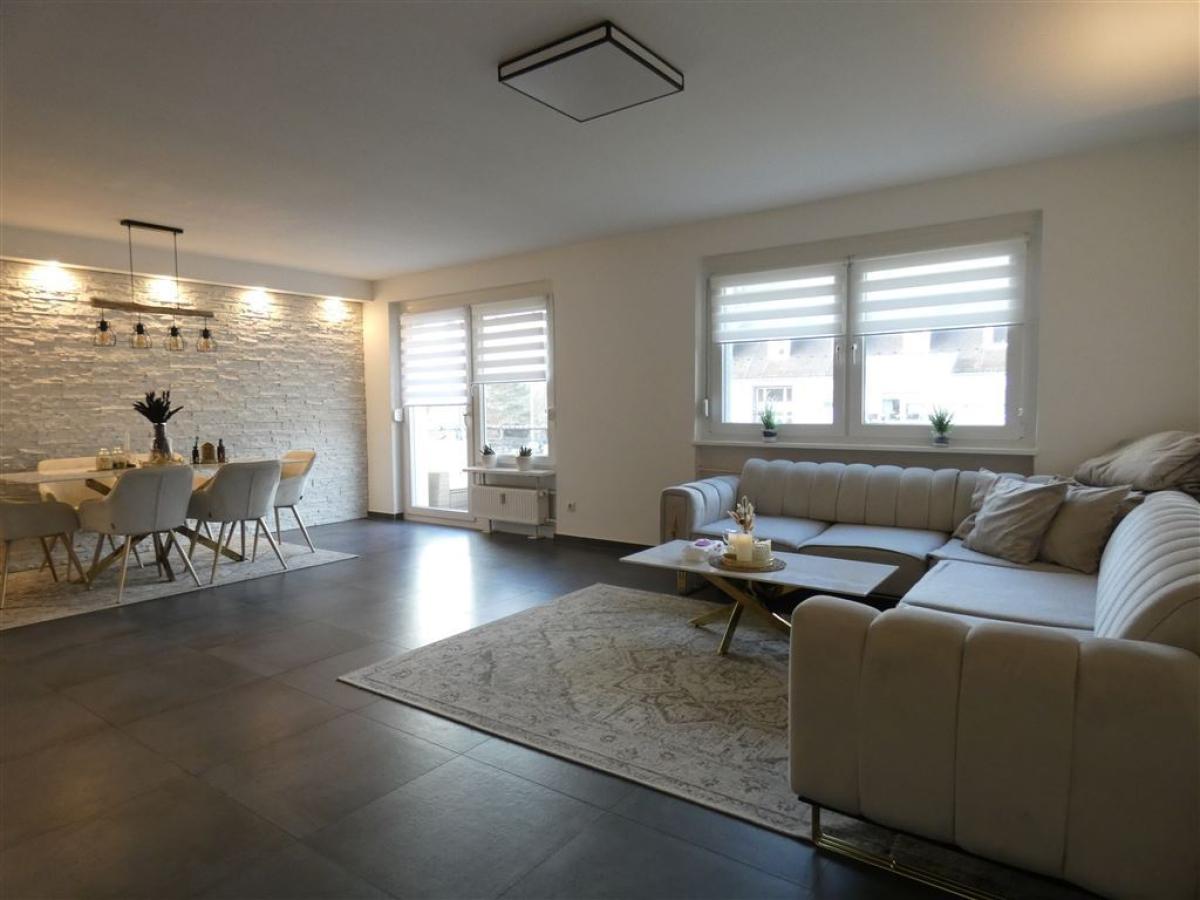 Lichtdurchfluteter Wohnbereich