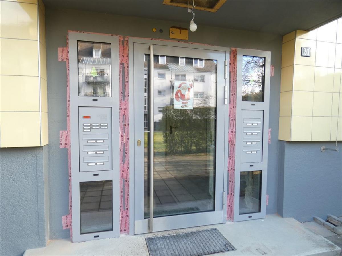 Neu installierte Eingangstüre