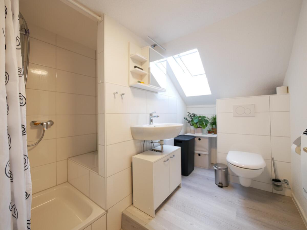 Dachgeschoss - Badezimmer