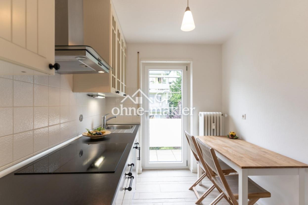 Küche mit Induktionskochfeld