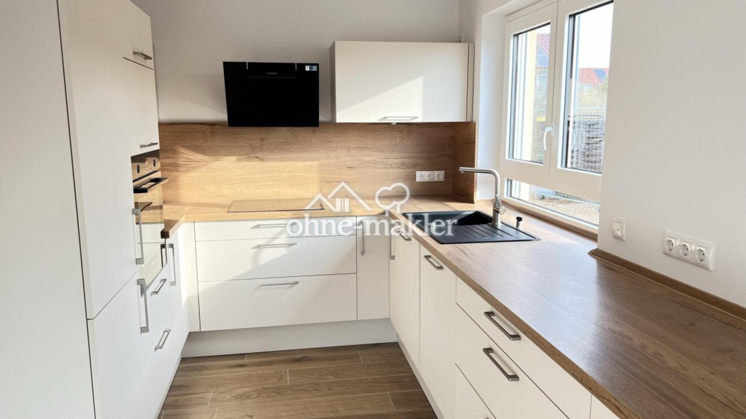 helle, offene Einbauküche