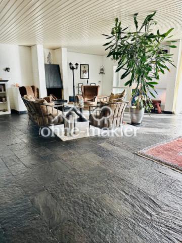 gemütliche Sitzgruppe am Kamin