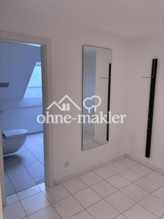 Garderobe und Gäste WC