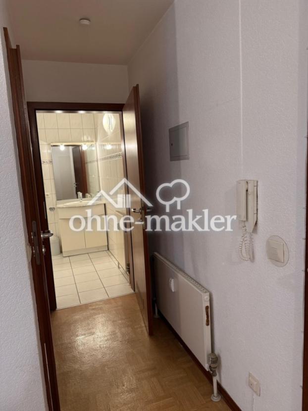 Blick zu Bad und extra WC