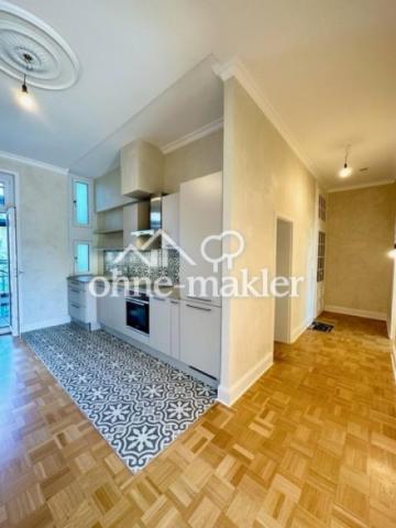 Einbauküche und Flur