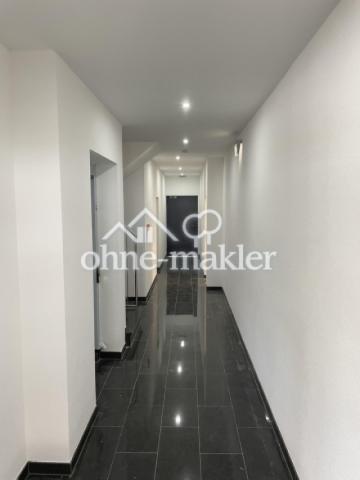 Flur EG Eingang zum Aufzug