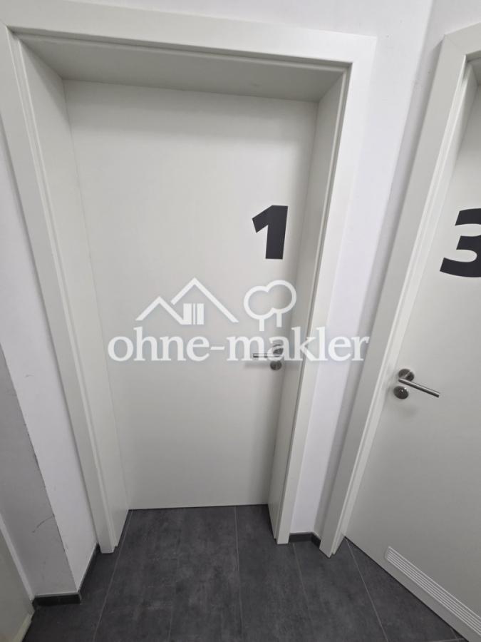 Tür zum Abstellraum im EG