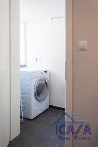 Raum für die Waschmaschine-Trockner