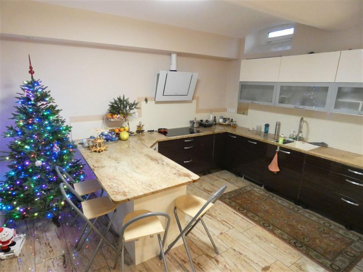 Küche  und Esszimmer