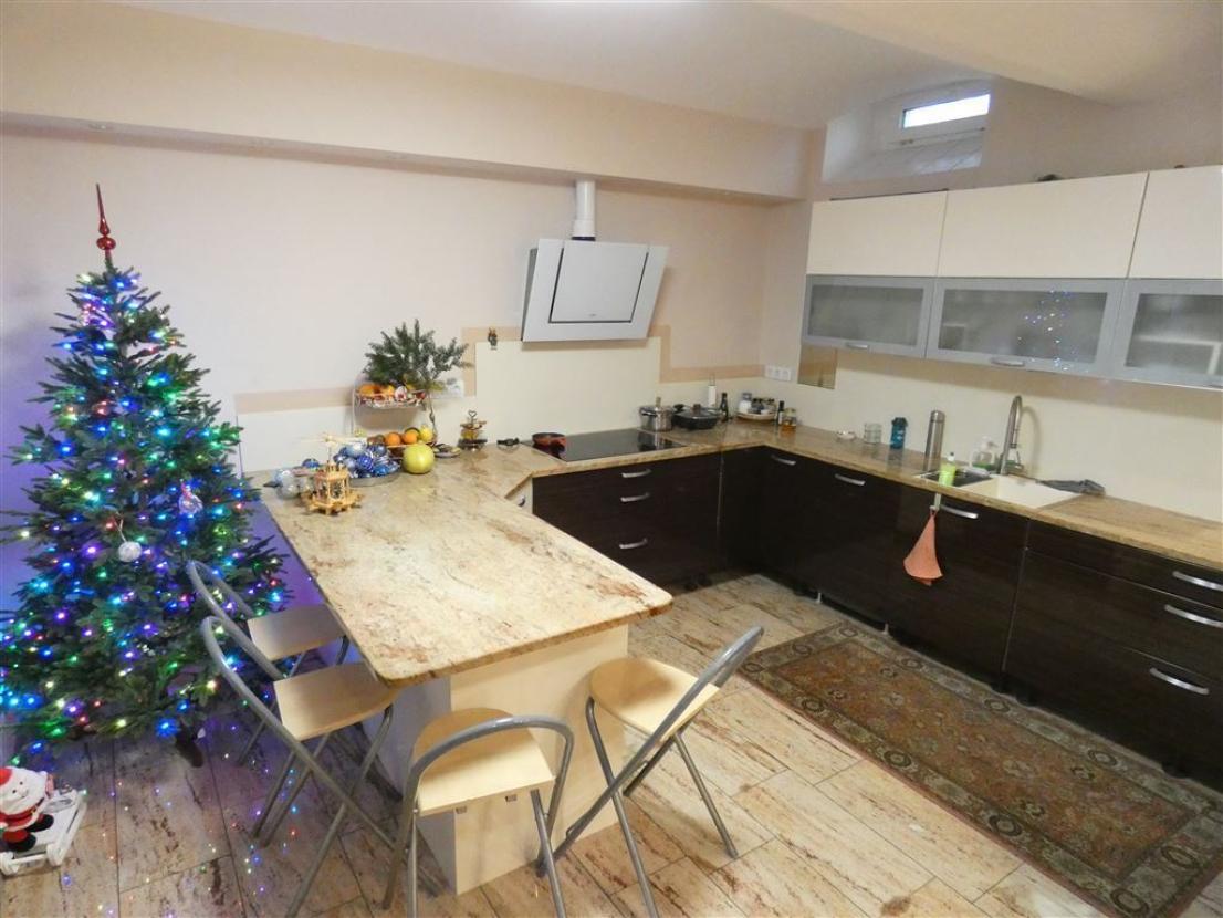 Küche  und Esszimmer