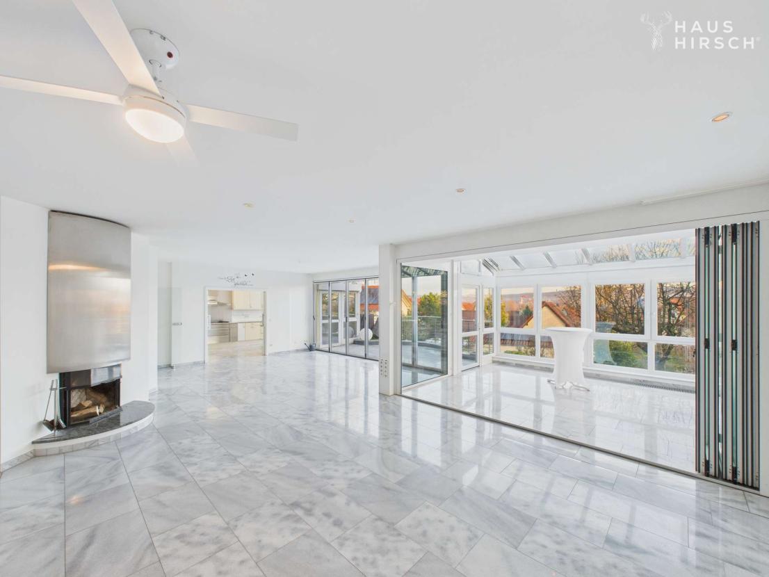 Wohn- Essbereich mit Wintergarten 