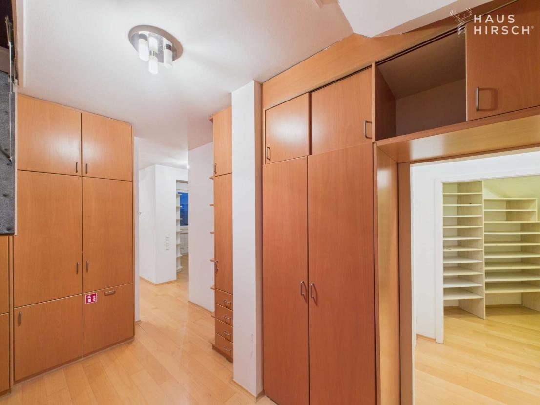 Ankleidezimmer 2 im 1. OG 