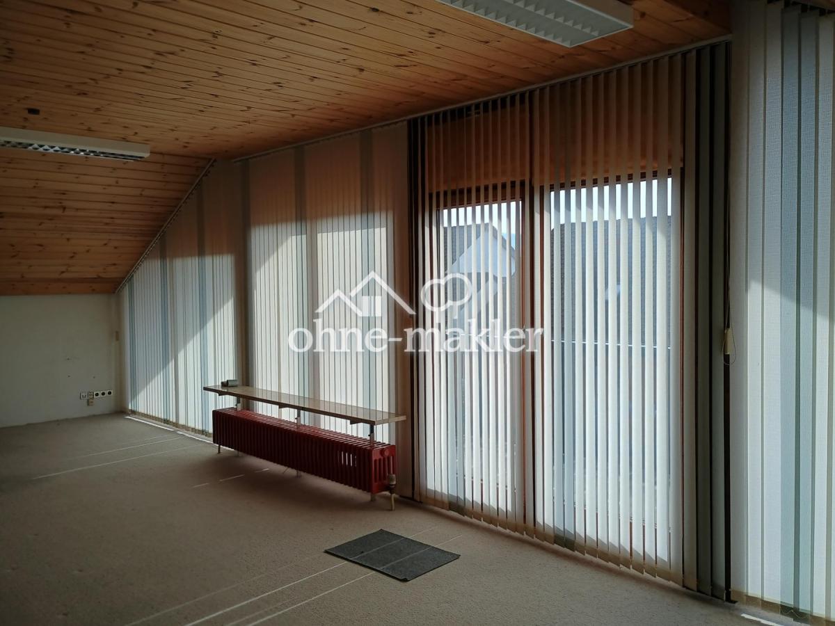 Studio -Büro OG mit Balkon